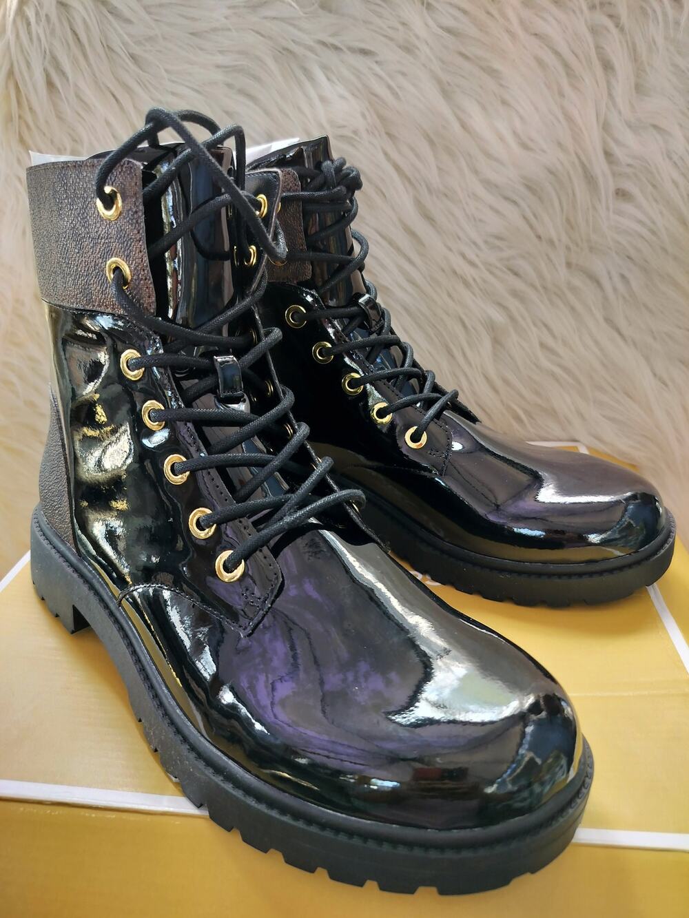 6053) Michael Kors Alistair Lace Up Lug Sole Combat Booties Black Brown US 9.5
